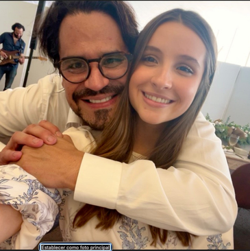 Danika junto a su papá en la actualidad